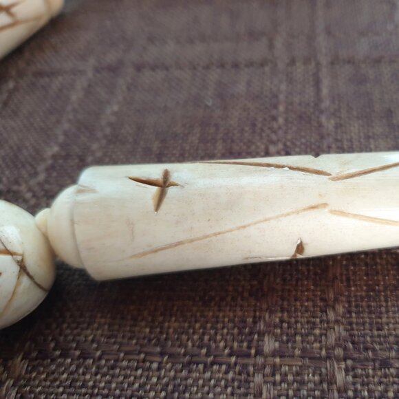 Chunky Vintage African Art Hand-Carved Bone Necklace - Picture 6 of 15